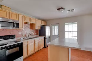 103 Robin Ln, Luling, TX 78648 - Photo 16