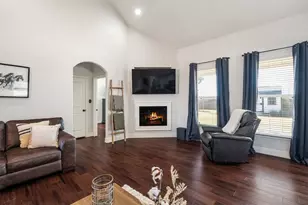 103 Les Ln, Smithville, TX 78957 - Photo 6