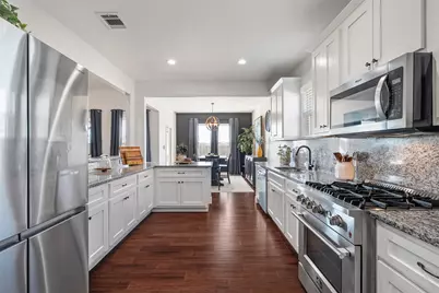 103 Les Lane, Smithville, TX 78957 - Photo 12