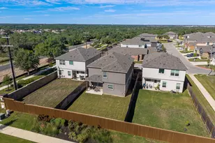 104 Vis Pk Ln, Georgetown, TX 78628 - Photo 32