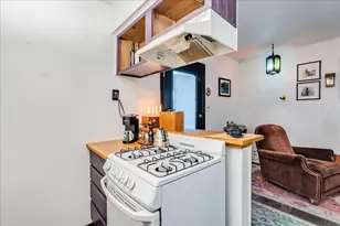 1111 W 10th St, Austin, TX 78703 - Photo 8