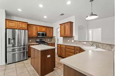 2304 Village View Loop, Pflugerville, TX 78660 - Photo 8