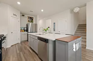 1646 Homestead Farms Dr, Round Rock, TX 78665 - Photo 6