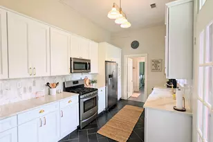 515 E 8th St, Georgetown, TX 78626 - Photo 4