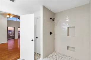 13816 Lakeview Dr, Austin, TX 78732 - Photo 30