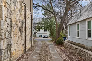 2002 Kinney Ave, Austin, TX 78704 - Photo 24