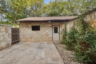 2002 Kinney Ave, Austin, TX 78704 - Photo 34