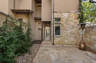 2002 Kinney Ave, Austin, TX 78704 - Photo 32