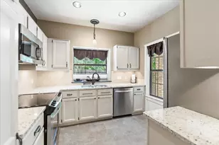 10819 Crown Colony Dr, Austin, TX 78747 - Photo 10