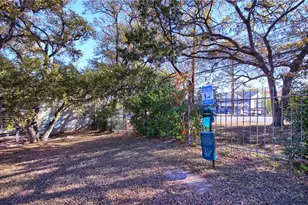 1514 Parker Ln, Austin, TX 78741 - Photo 22