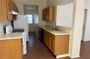 1510 S Medina St, Lockhart, TX 78644 - Photo 8