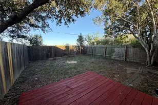 1510 S Medina St, Lockhart, TX 78644 - Photo 18