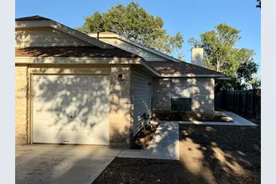 1510 S Medina Street #B, Lockhart, TX 78644 - Photo 2