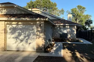 1510 S Medina St, Lockhart, TX 78644 - Photo 2