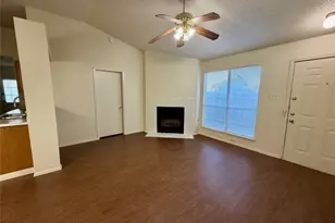 1510 S Medina St, Lockhart, TX 78644 - Photo 6