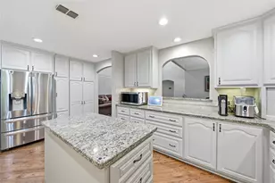 209 Park Pl Dr, Georgetown, TX 78628 - Photo 10