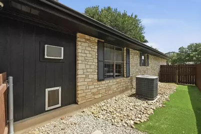 303 Pin Oak Drive, Georgetown, TX 78628 - Photo 32