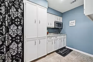 303 Pin Oak Dr, Georgetown, TX 78628 - Photo 10