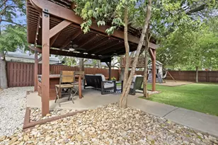 303 Pin Oak Dr, Georgetown, TX 78628 - Photo 20