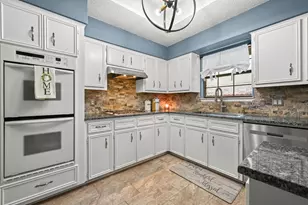303 Pin Oak Dr, Georgetown, TX 78628 - Photo 14