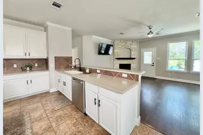 17821 Floribundas, Elgin, TX 78621 - Photo 12