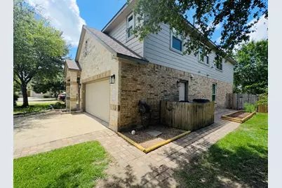 17821 Floribundas, Elgin, TX 78621 - Photo 6