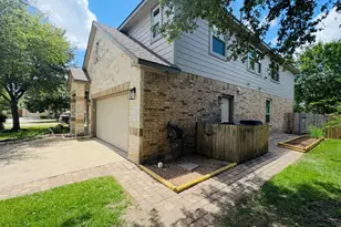 17821 Floribundas, Elgin, TX 78621 - Photo 6