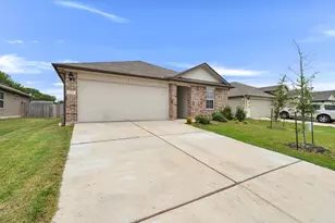 1321 Camden Ln, Lockhart, TX 78644 - Photo 2
