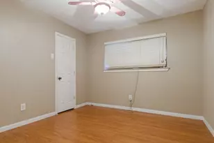 3221 Pine St, Galveston, TX 77551 - Photo 10