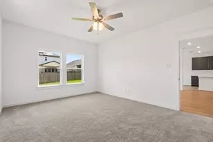 205 Red Wolf Dr, Jarrell, TX 76537 - Photo 12