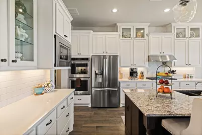 321 Bisset Court, Austin, TX 78738 - Photo 10