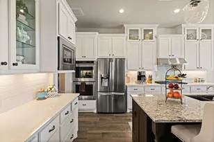 321 Bisset Ct, Austin, TX 78738 - Photo 10