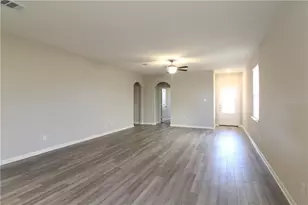 509 Washington Dr, Liberty Hill, TX 78642 - Photo 2