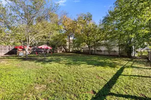 1221 S Austin Ave, Georgetown, TX 78626 - Photo 18