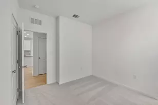 100 Eagle Valley Dr, Elgin, TX 78621 - Photo 14