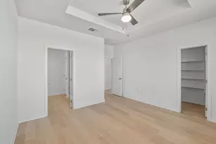 100 Eagle Valley Dr, Elgin, TX 78621 - Photo 8