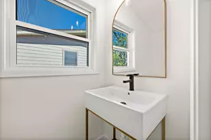 8102 Burrell Dr, Austin, TX 78757 - Photo 26