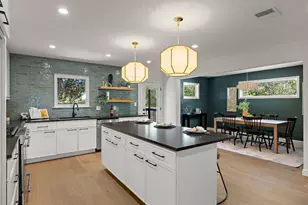 8102 Burrell Dr, Austin, TX 78757 - Photo 12