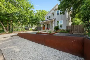 1902 E 8th St, Austin, TX 78702 - Photo 2