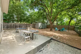1902 E 8th St, Austin, TX 78702 - Photo 24