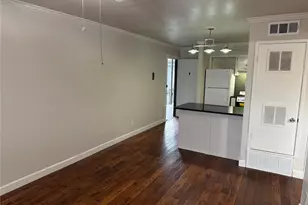 803 W 28th St, Austin, TX 78705 - Photo 4