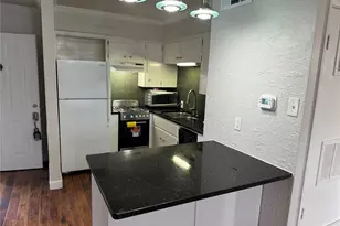 803 W 28th St, Austin, TX 78705 - Photo 6