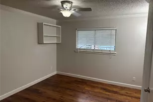 803 W 28th St, Austin, TX 78705 - Photo 10