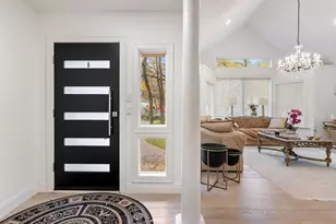 1703 Meadowbrook Dr, Austin, TX 78703 - Photo 2