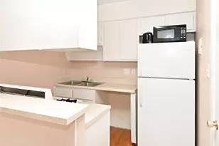400 W 34th St, Austin, TX 78705 - Photo 8
