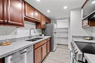 8406 Lyndon Ln, Austin, TX 78729 - Photo 10