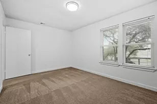 8406 Lyndon Ln, Austin, TX 78729 - Photo 20