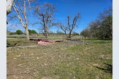201 Harris Street, Smithville, TX 78957 - Photo 1