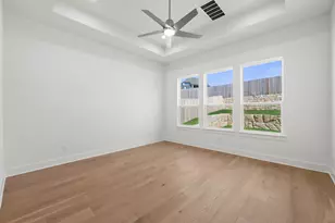 201 Ensberg Ln, Liberty Hill, TX 78642 - Photo 4