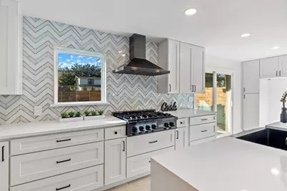 6604 Lexington Road, Austin, TX 78757 - Photo 10